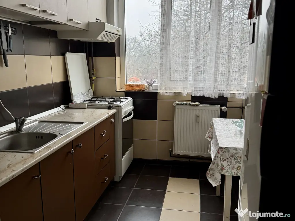 Apartament 3 camere, Ploiesti nord, strada Cameliei