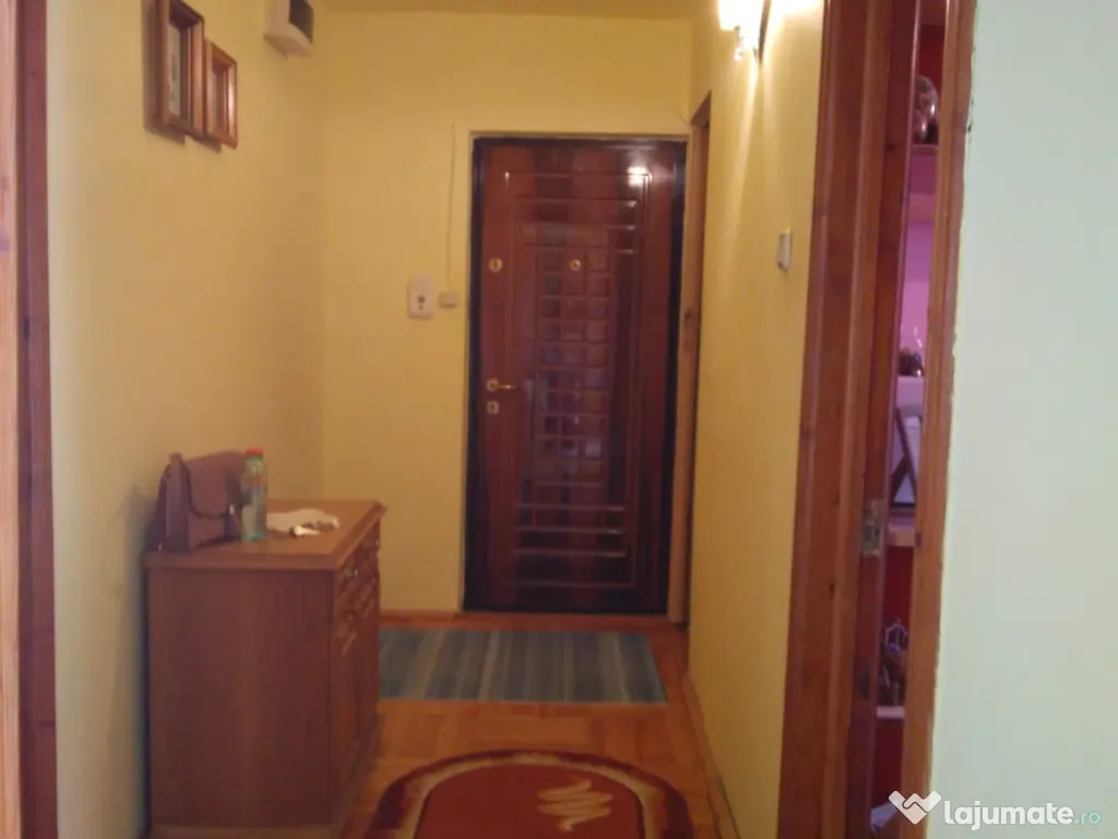 Apartament 3 camere cartier Mal 