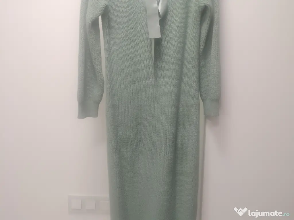 Rochie, culoare menta, tricotata, lunga 