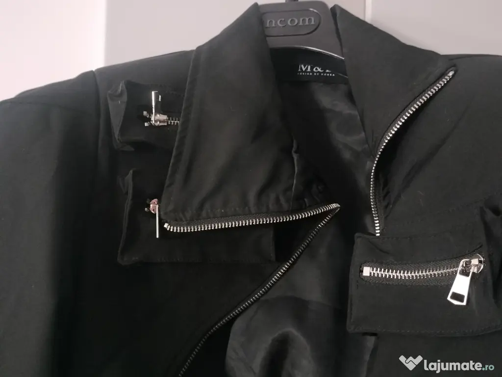 Geaca bomber scurta, pt tineret cu fermoar pe diagonala 