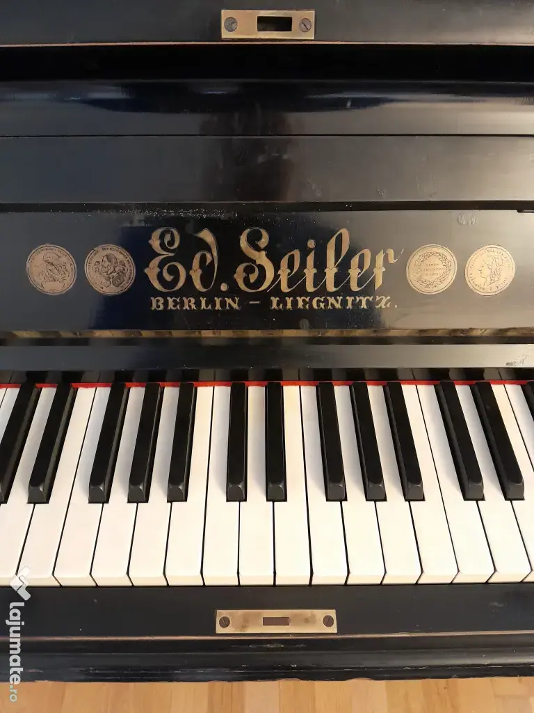 Pianina Ed. Seiler Berlin-Liegnitz 