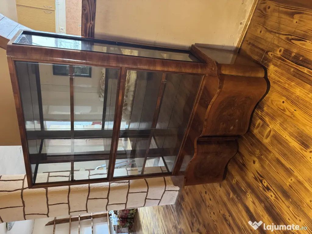 Mobilă living din furnir de nuc 