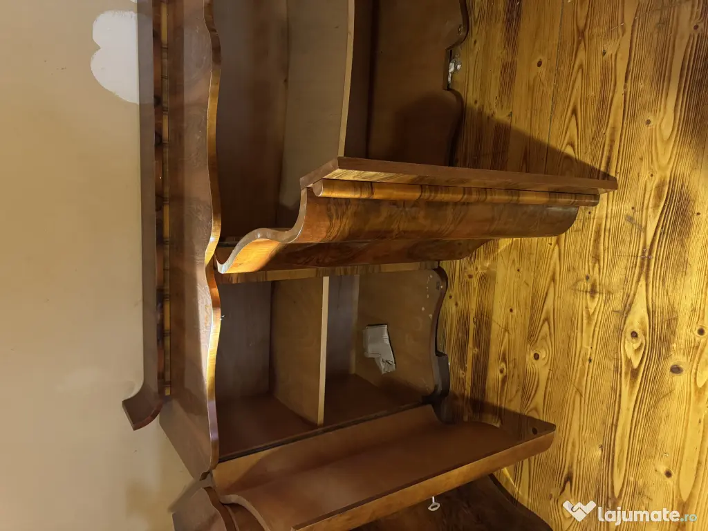 Mobilă living din furnir de nuc 