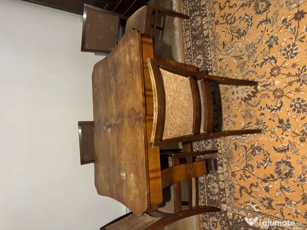 Mobilă living din furnir de nuc 