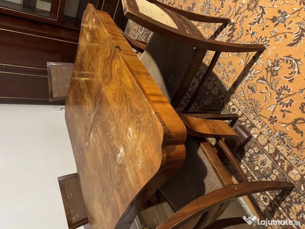 Mobilă living din furnir de nuc 