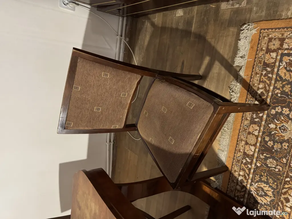 Mobilă living din furnir de nuc 