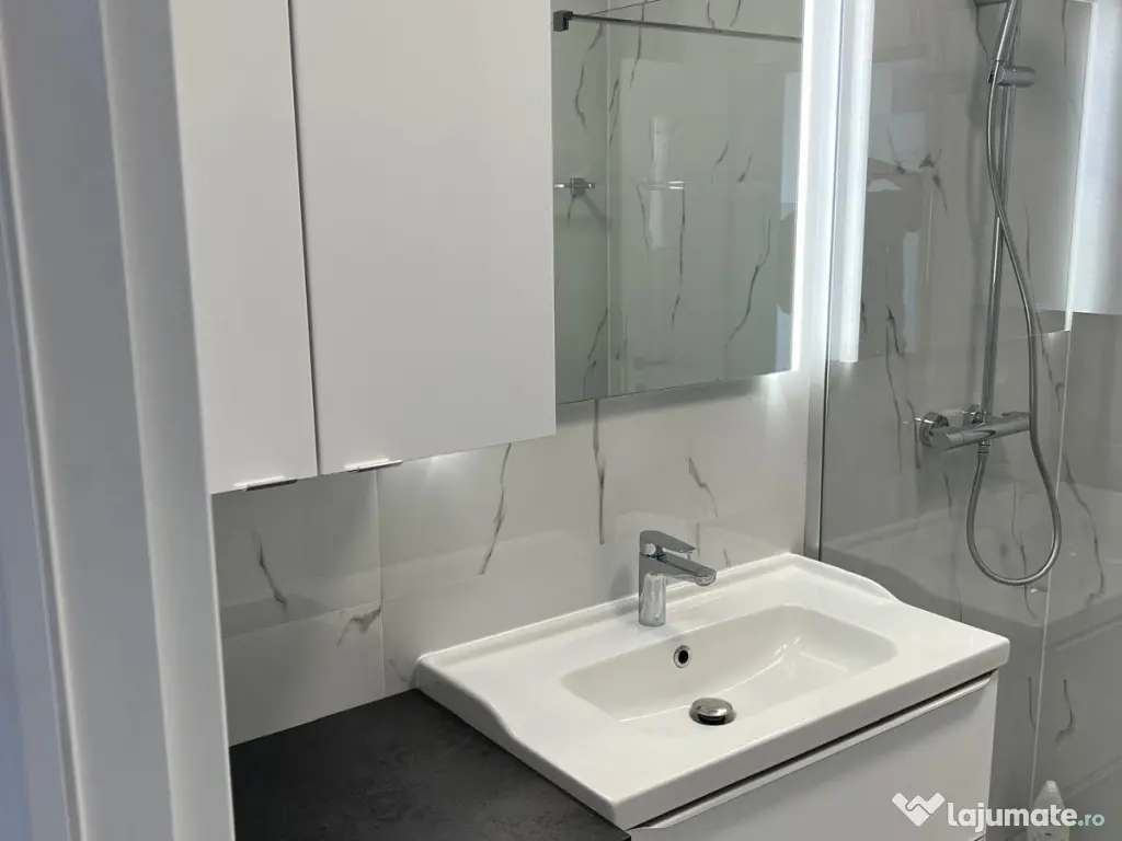 Inchiriez apartament nou cu 2 camere, complet mobilat, in Oradea