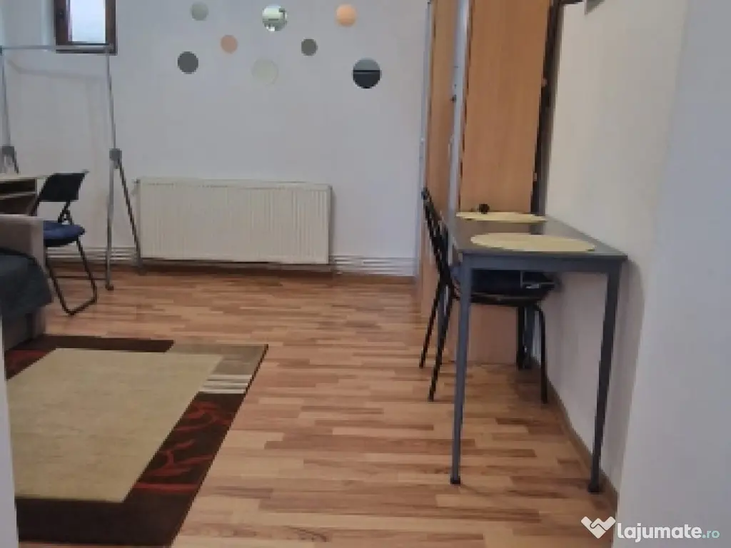 proprietar inchiriez o camera la casa