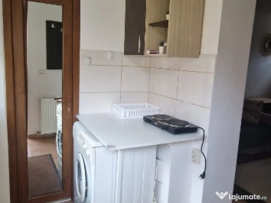 proprietar inchiriez o camera la casa