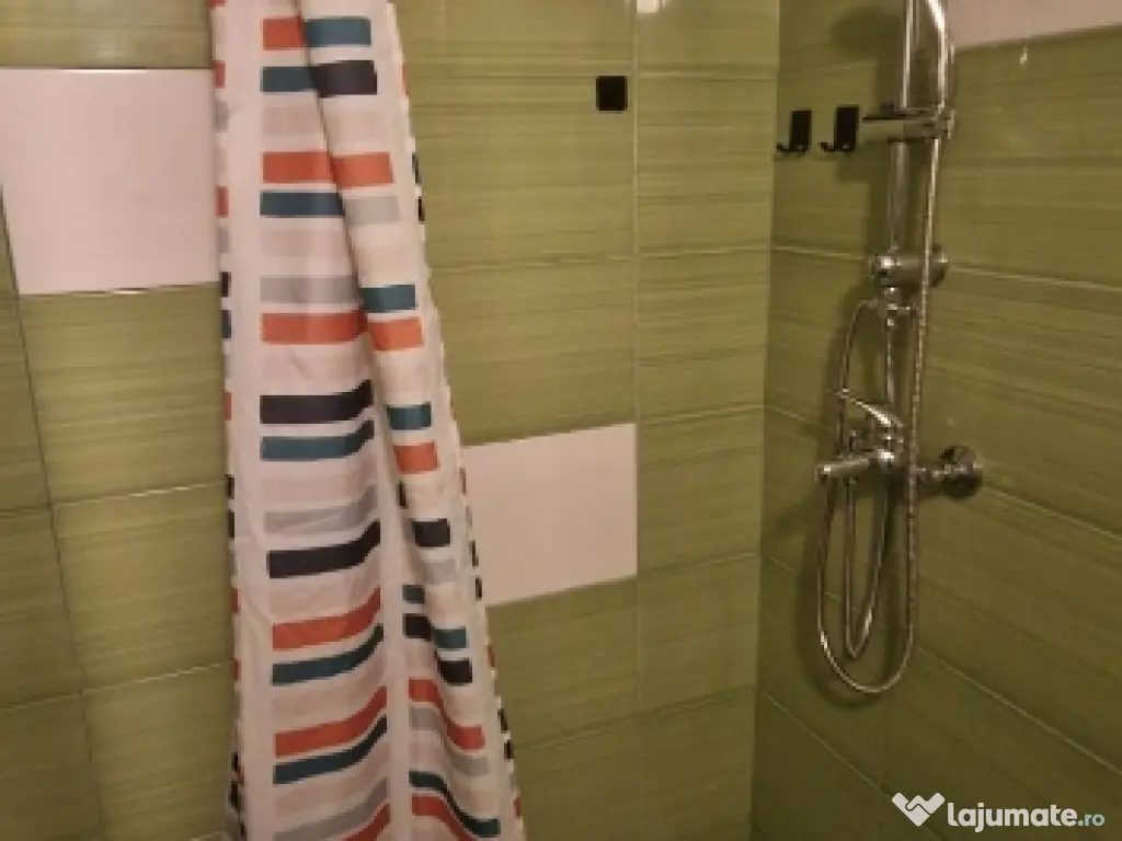 proprietar inchiriez o camera la casa