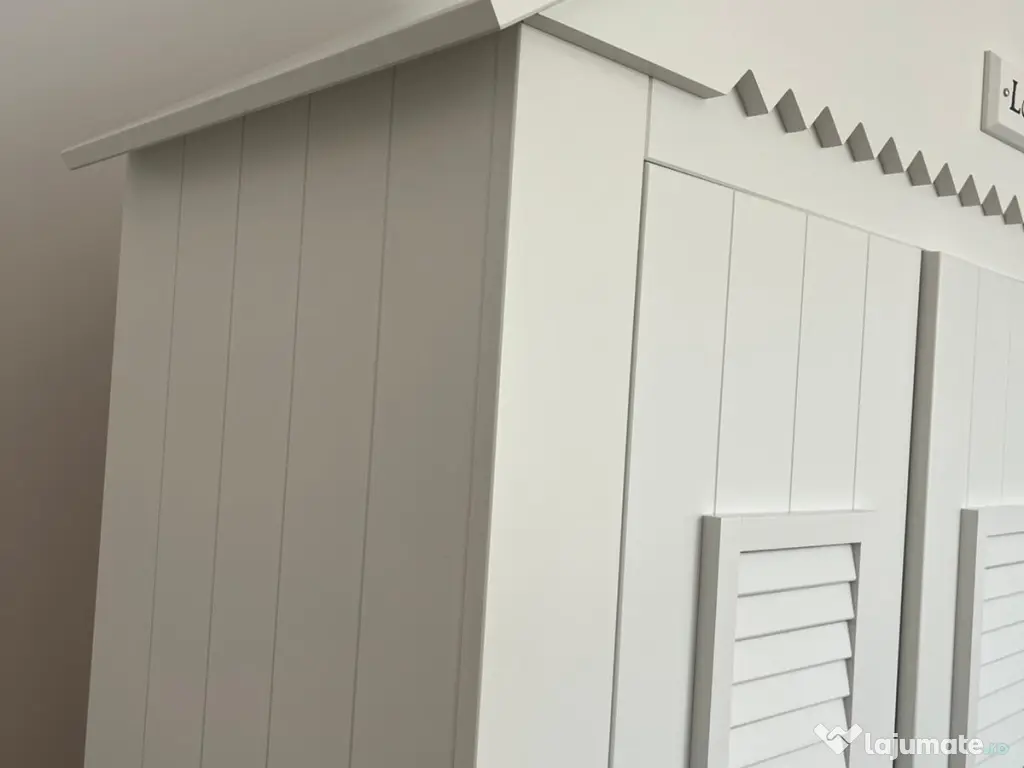 Șifonier copii 3 uși Pinio Marsylia – alb, stare foarte bună