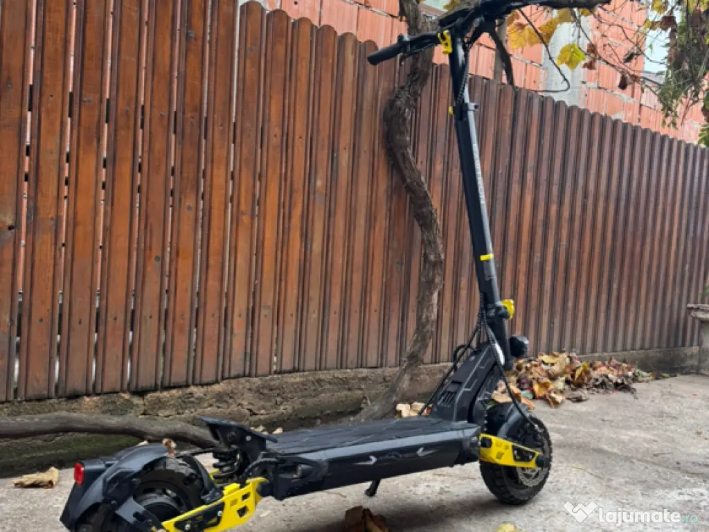 Trotineta electrică Ezotron E200 Pro, varianta 2025 