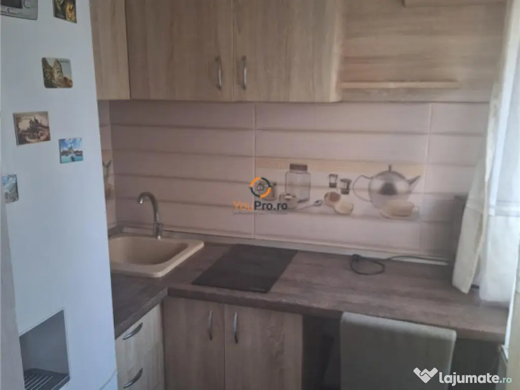 Garsoniera cu balcon etaj 1 zona Buziasului 