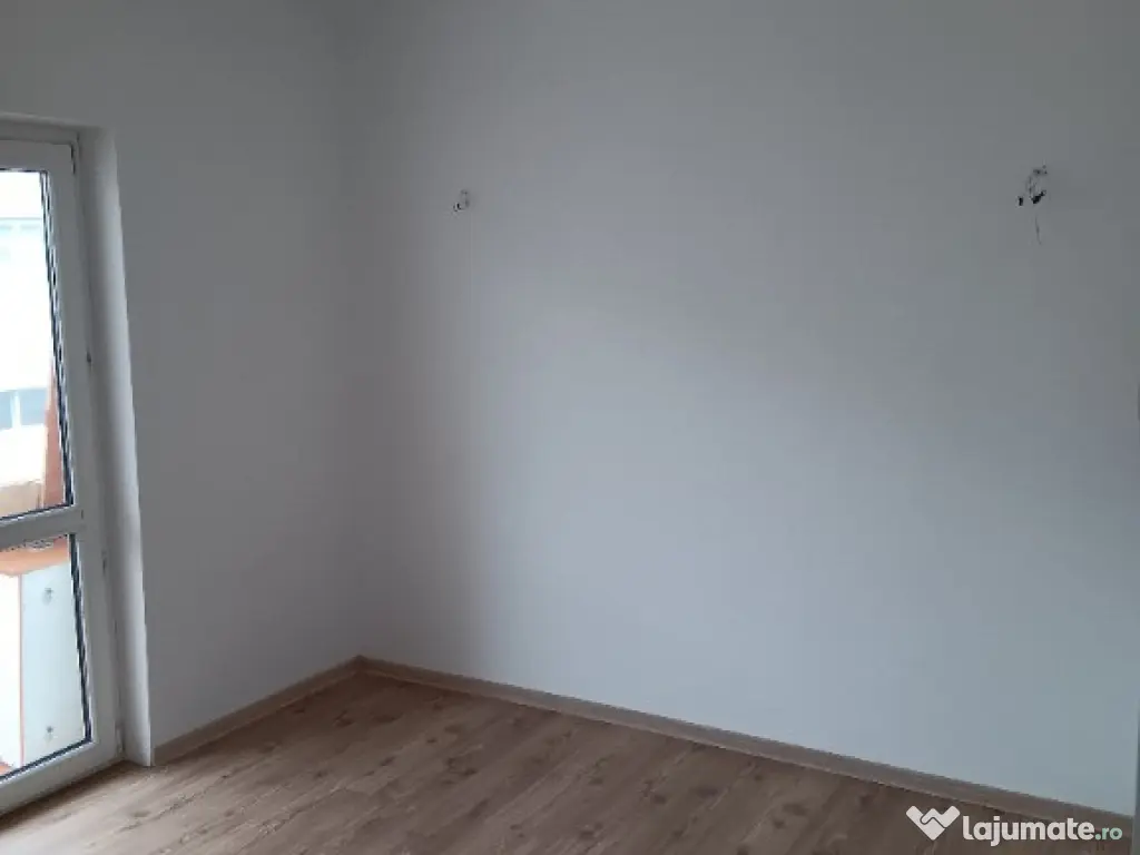 Apartament cu 3 camere, decomandat, Splai Mihai Viteazul