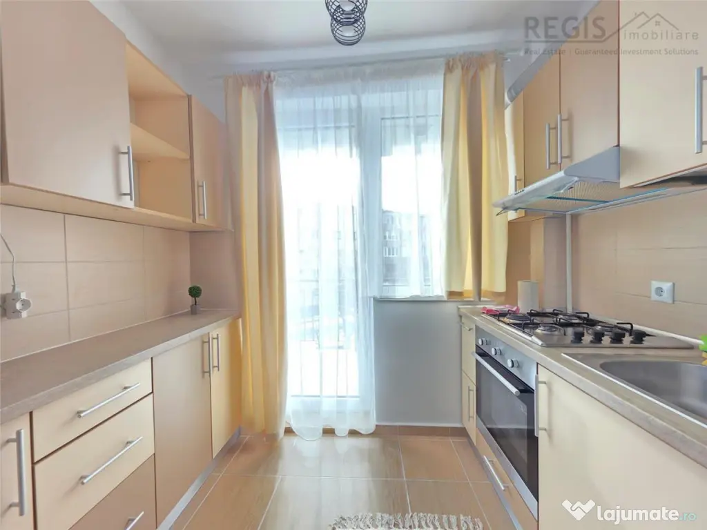 Garsoniera Tractoru langa Coresi cu loc de parcare 