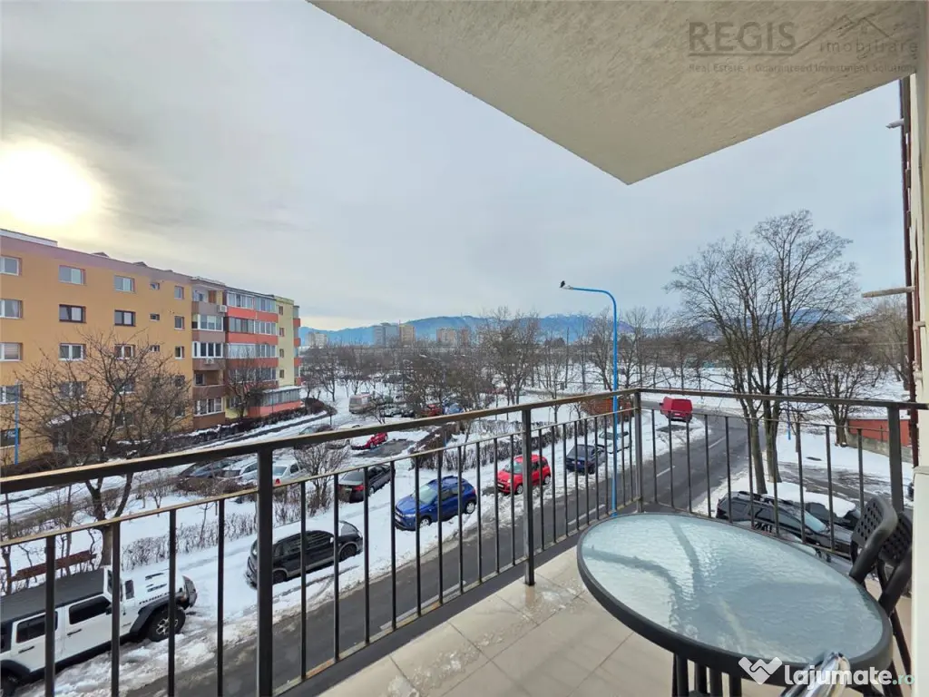 Garsoniera Tractoru langa Coresi cu loc de parcare 