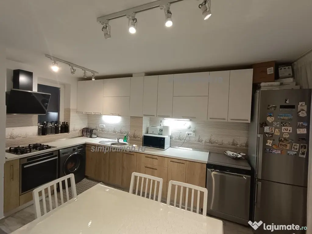 Centrala Parcare Boxa Decomandat 3 Camere Renovat Spatios...