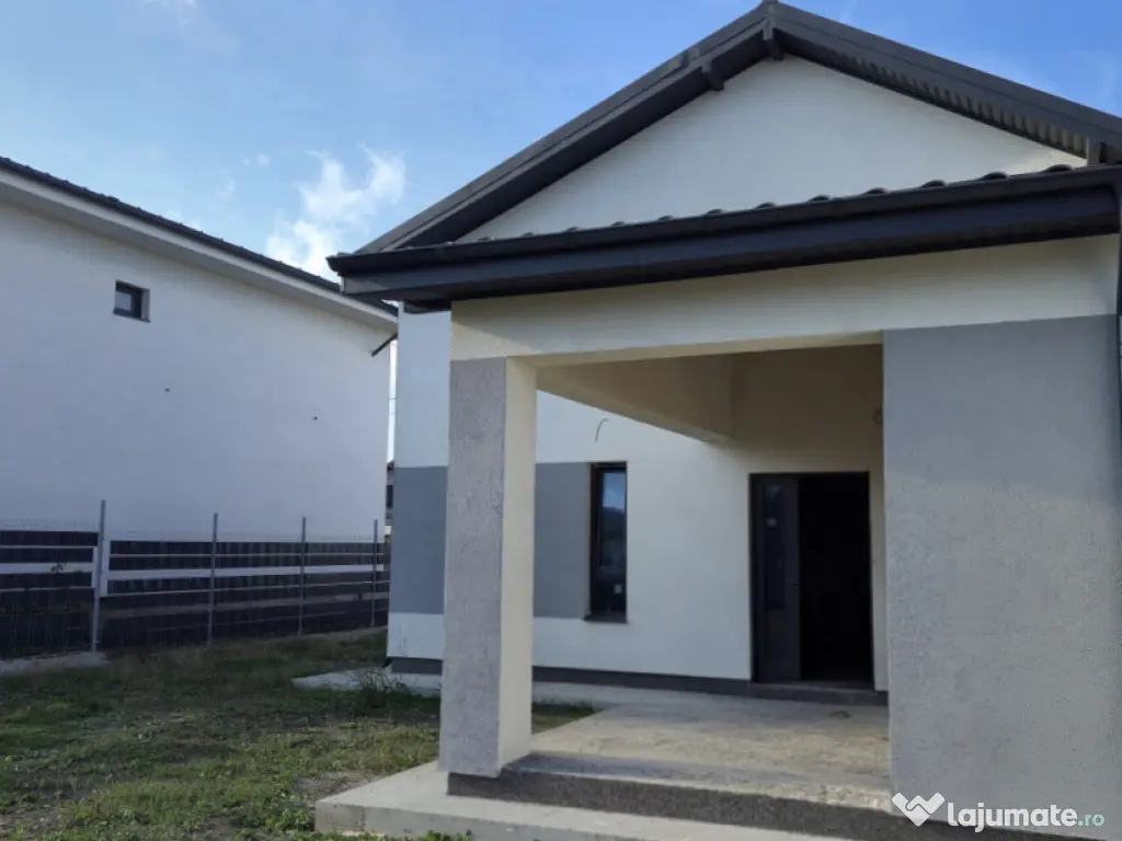 Casă modernă P+M Agigea, zonă liniștită 