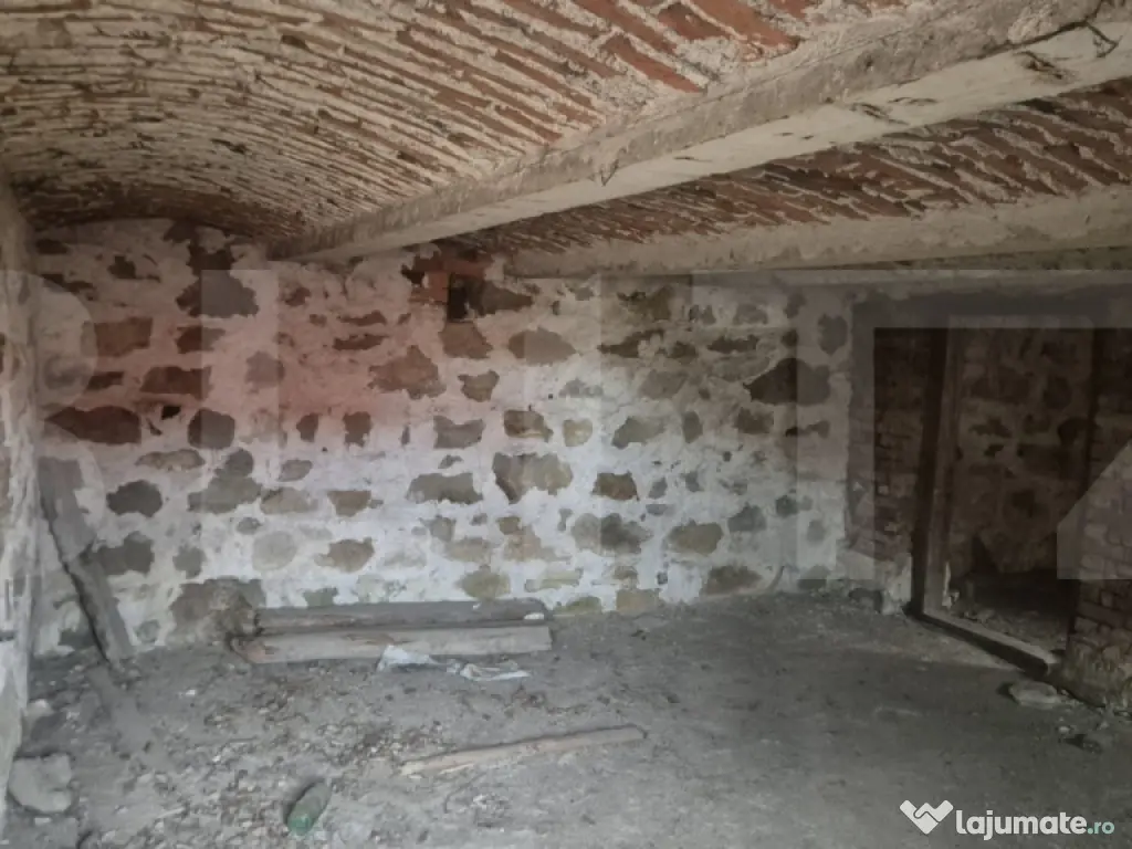 Casa de caramida cu 3 camere in Bodoc 