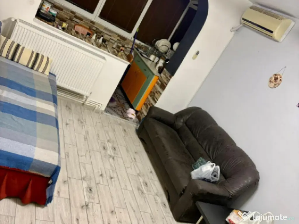 Apartament 3 camere, 60 mp, zona Piața Centrală