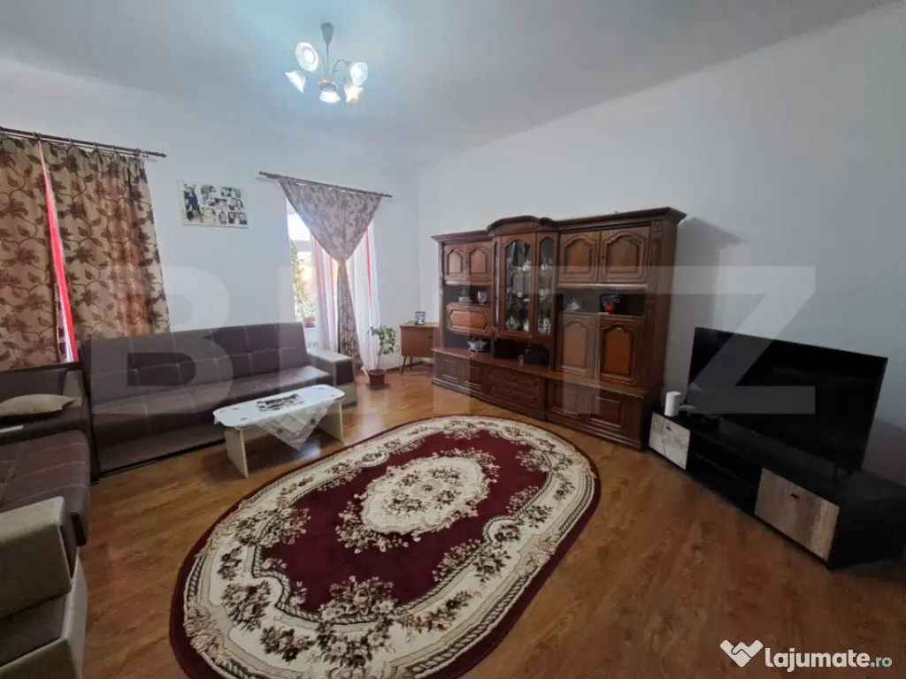 Casă săsească renovată integral, 2200 mp teren, ideală