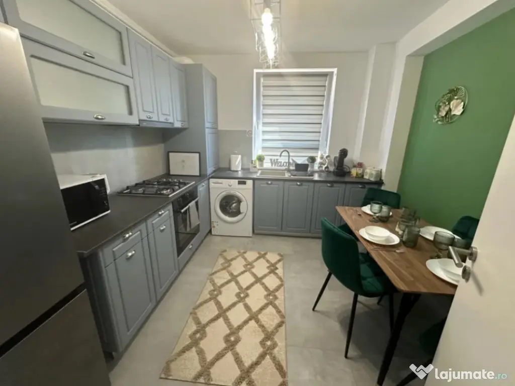 Apartament 2 camere, decomandat - zona Tractorul 