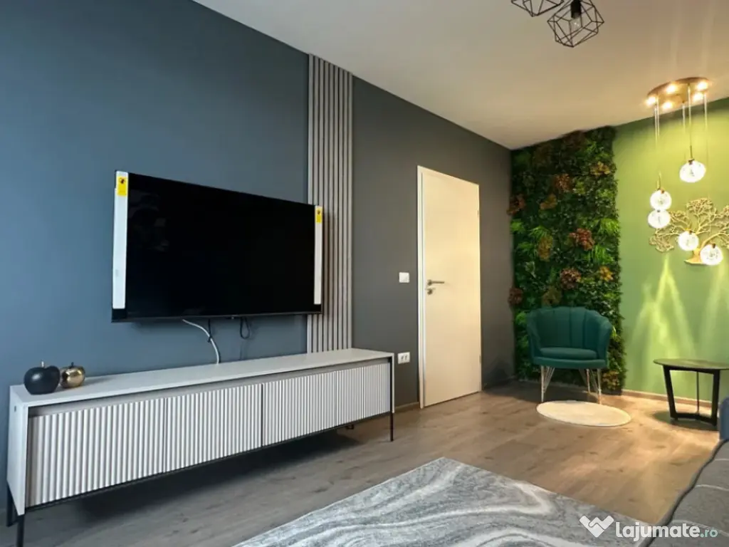 Apartament 2 camere, decomandat - zona Tractorul 