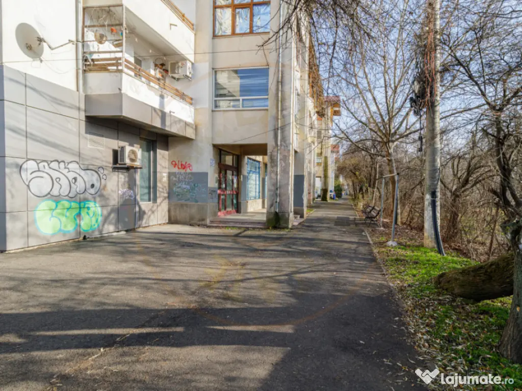 Apartament 3 camere 90 mp, etaj 1, stradal, Otopeni