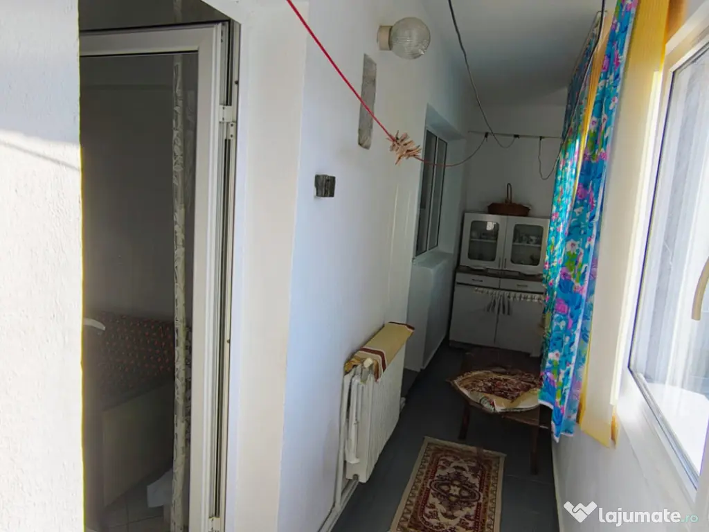 Apartament 3 camere, comfort 1 decomandat, zona Scolilor. Et