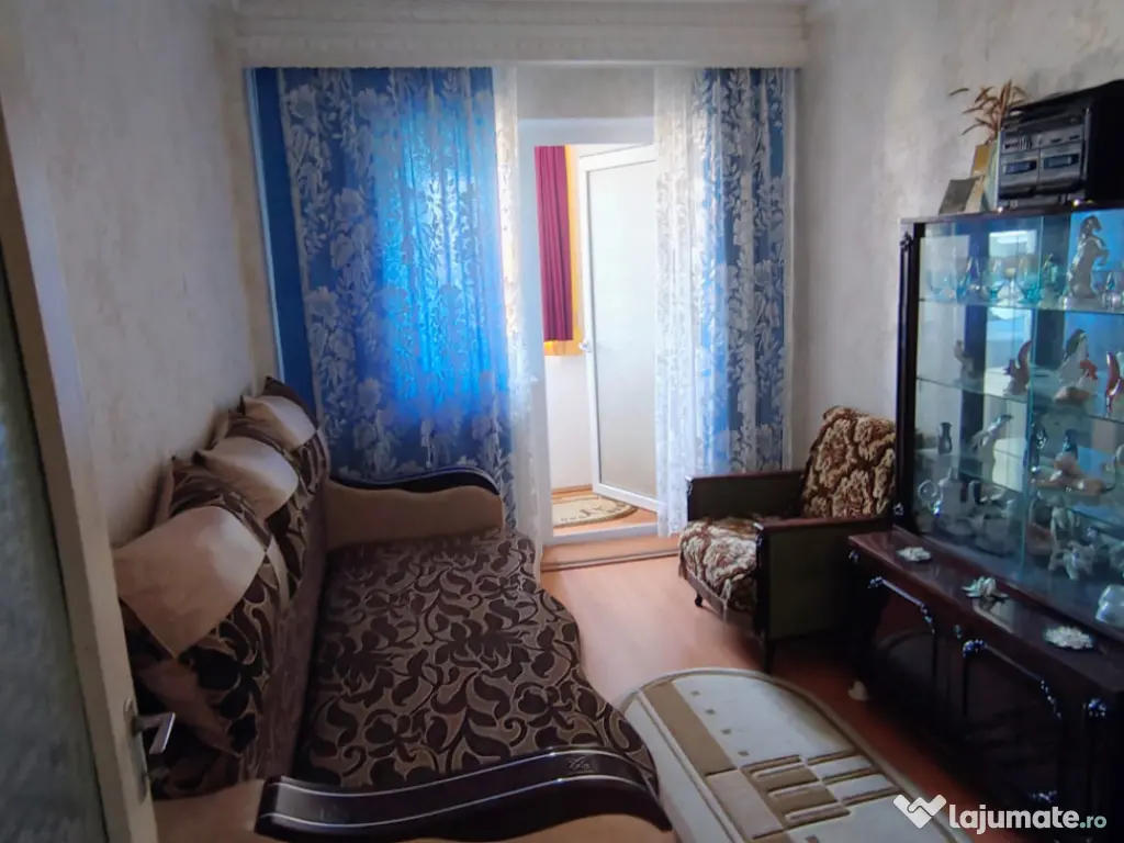 Apartament 3 camere, comfort 1 decomandat, zona Scolilor. Et