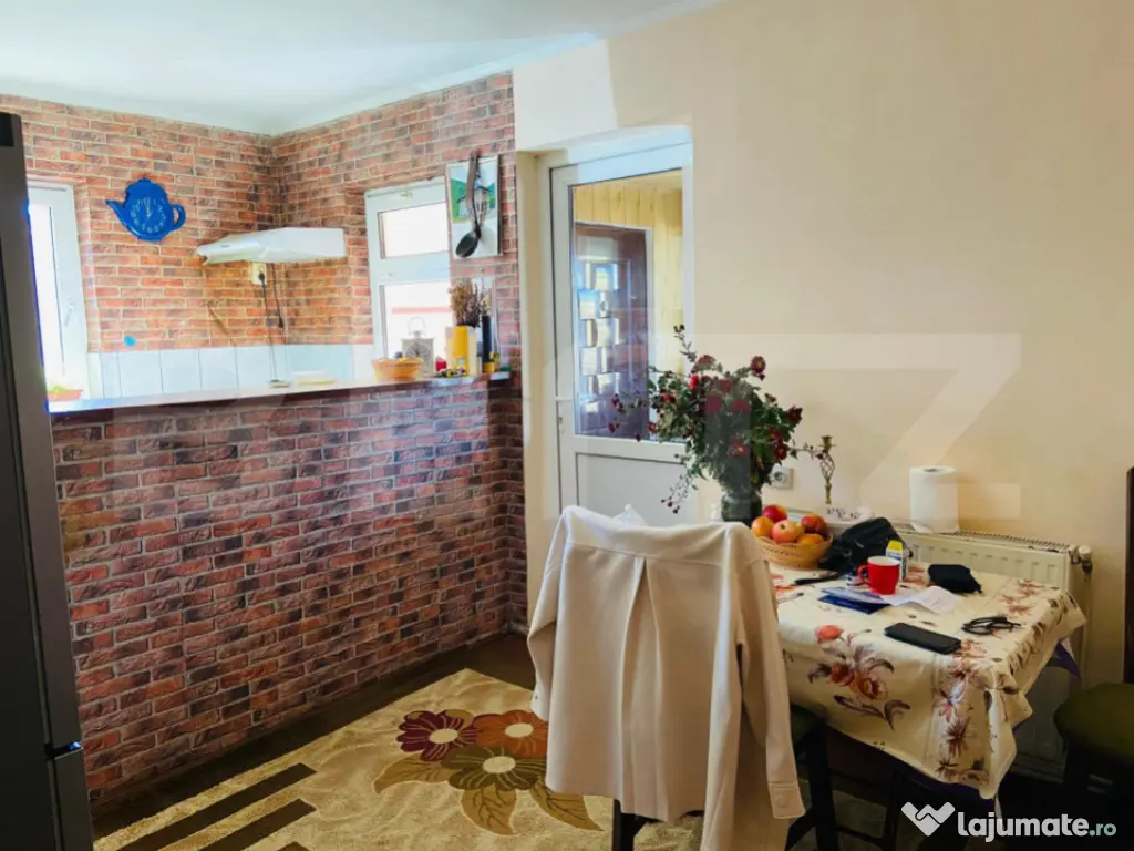 Vila Mitocu Dragomirnei, 286 mp utili, 6 camere, 25 ari tere 