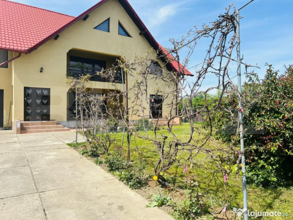 Vila Mitocu Dragomirnei, 286 mp utili, 6 camere, 25 ari tere 