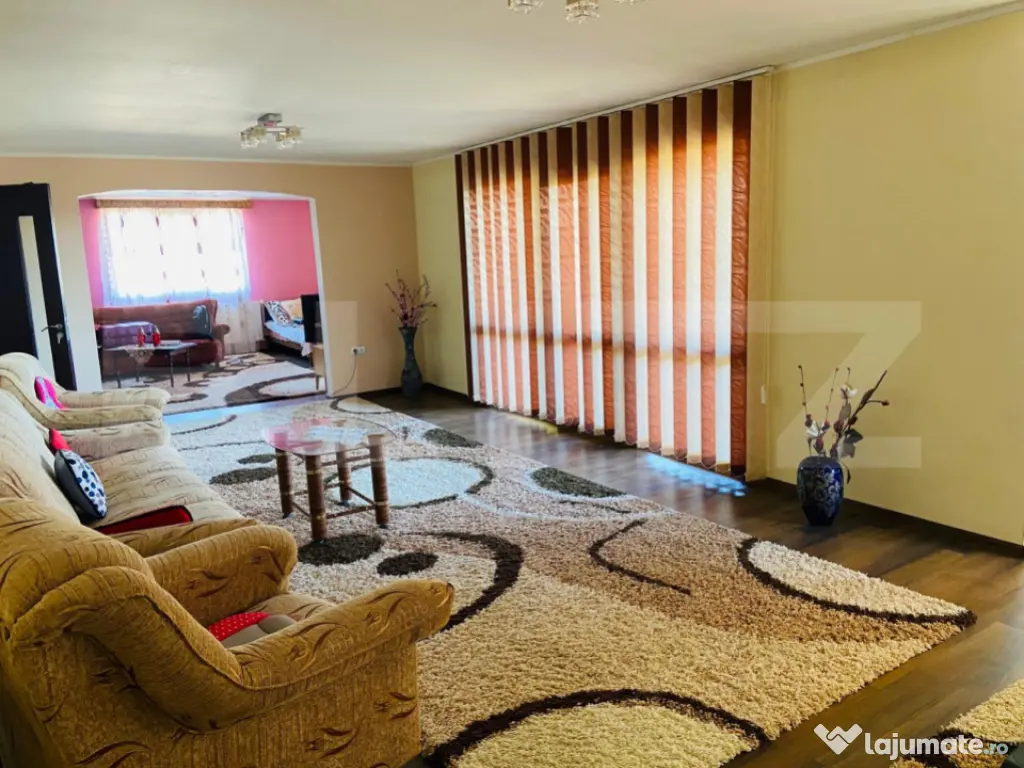 Vila Mitocu Dragomirnei, 286 mp utili, 6 camere, 25 ari tere 