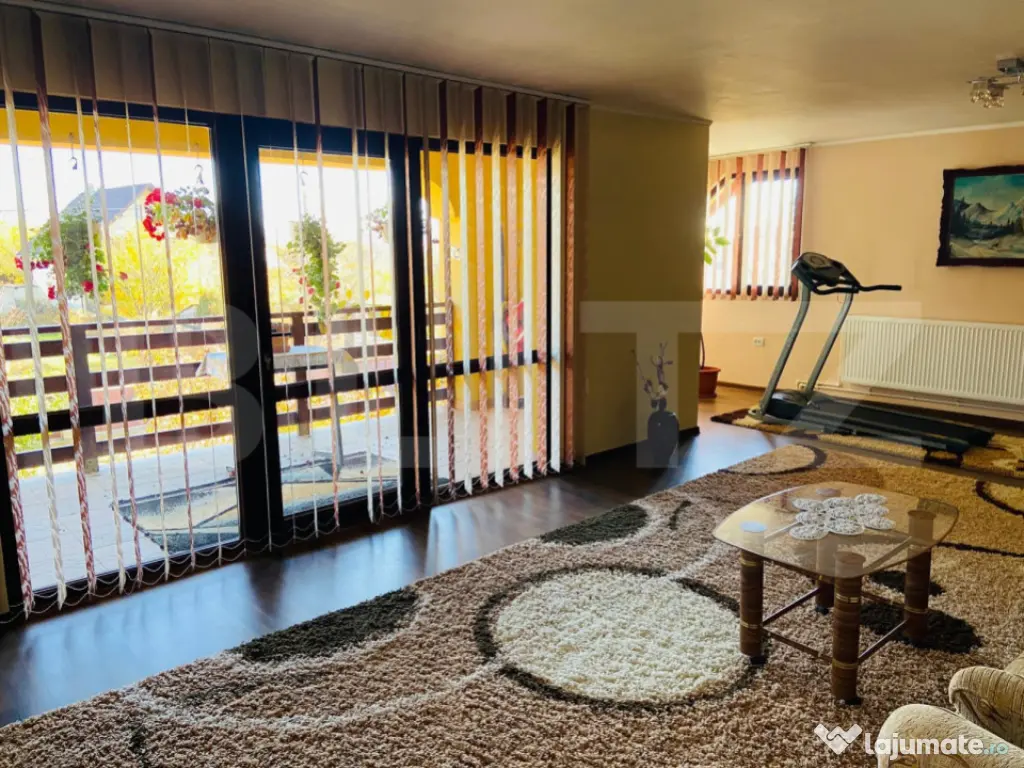 Vila Mitocu Dragomirnei, 286 mp utili, 6 camere, 25 ari tere 