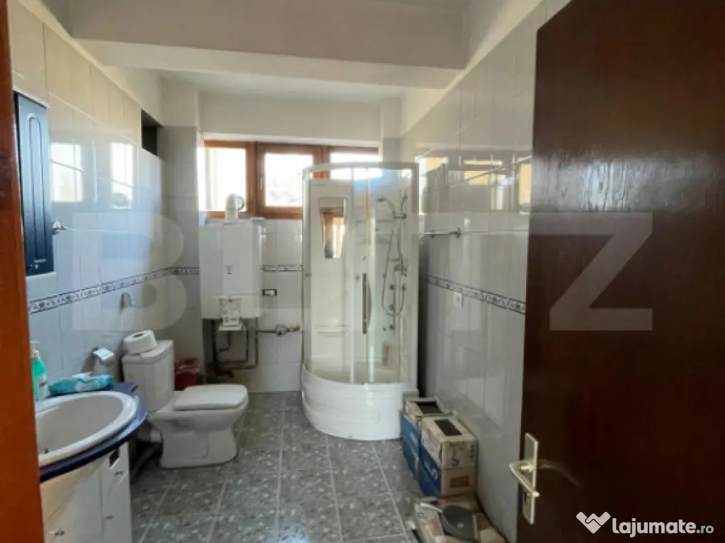 Spatiu comercial, 618 mp, P+1+M, Piata Mare 