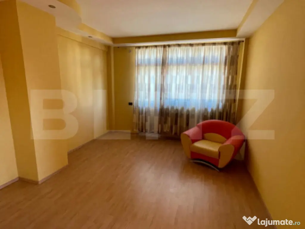 Spatiu comercial, 618 mp, P+1+M, Piata Mare 