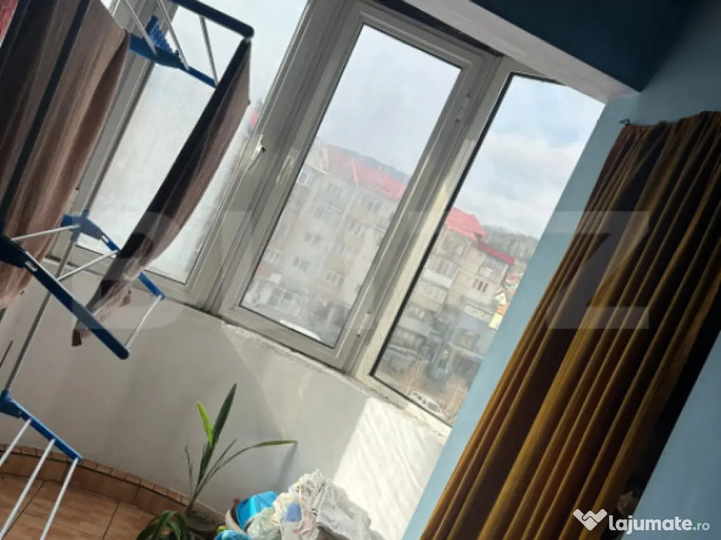 Apartament 3 camere de închiriat, 56 mp, Campeni