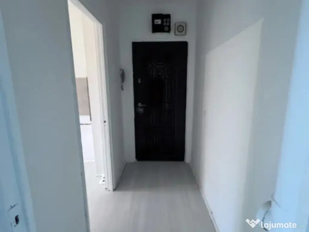 Apartament 2 camere, semidecomandat - zona Sacele