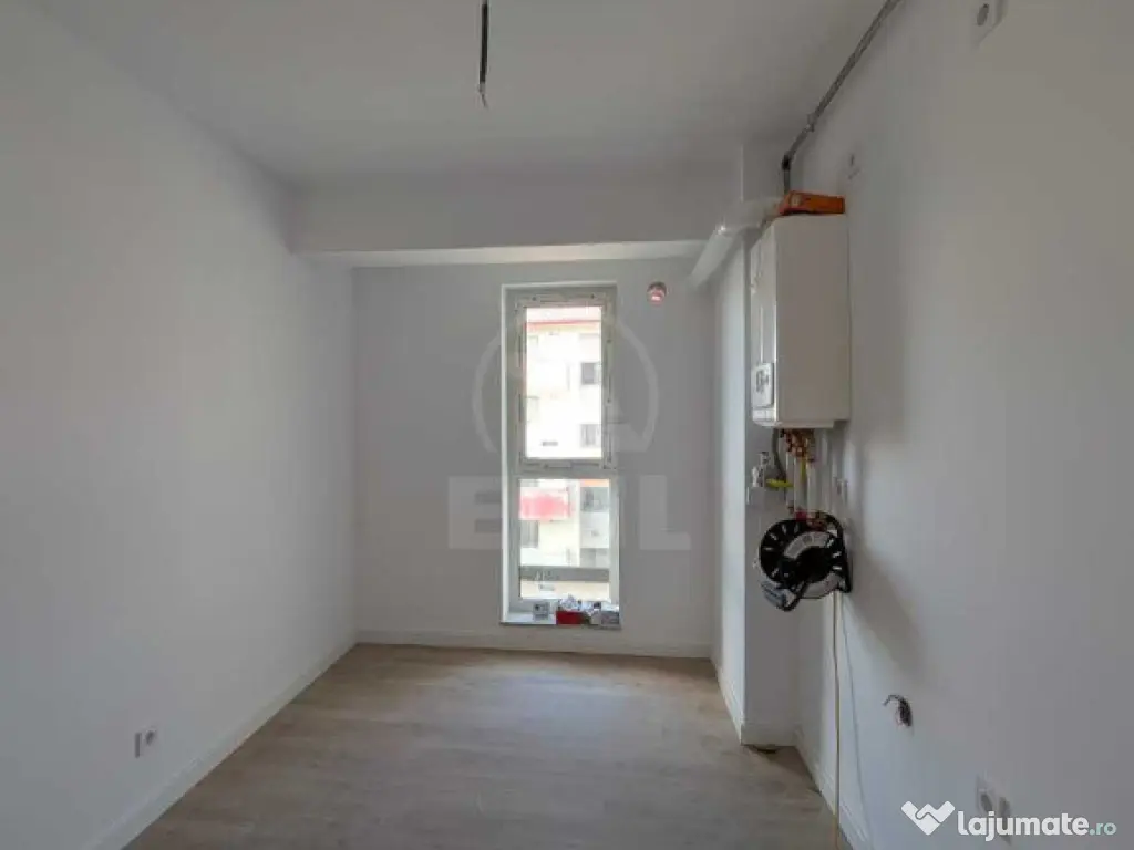 Apartament de 2 camere, decomandat, zona Tinertului