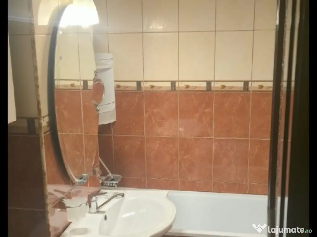 Apartament Cu 2 Camere Decomandate Zona Burdujeni - Ramiro 