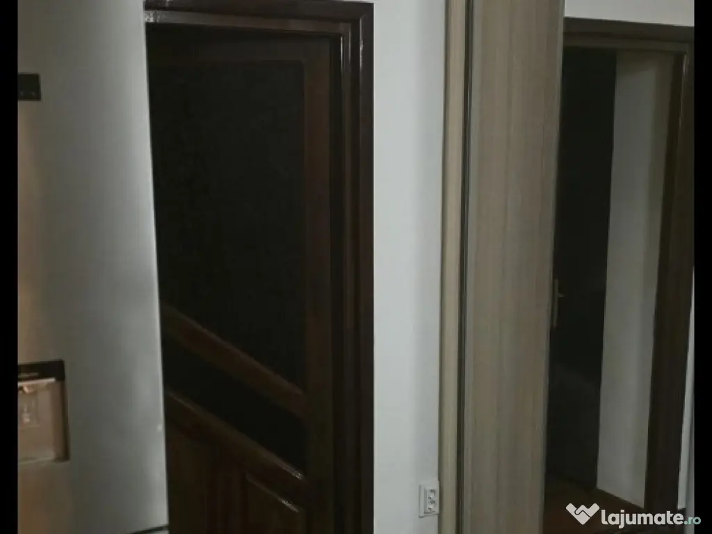 Apartament Cu 2 Camere Decomandate Zona Burdujeni - Ramiro 