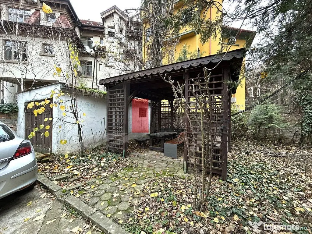 Apartament in vila cu curte si parcare - Barbu Delavrance...