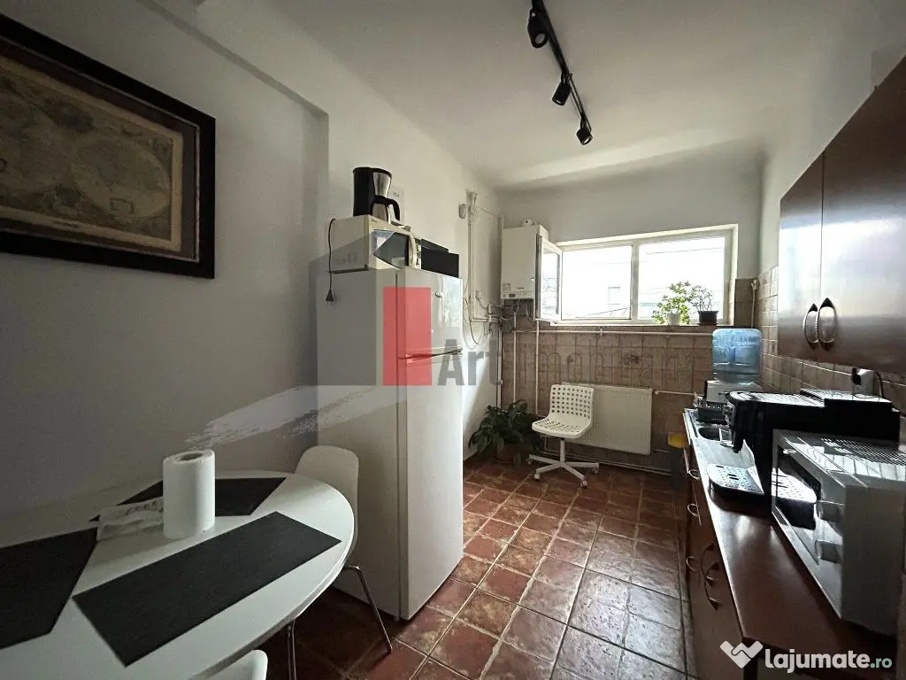 Apartament in vila cu curte si parcare - Barbu Delavrance...