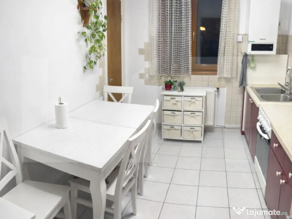 Apartament 5 camere, 95 mp, zona Aurel Vlaicu