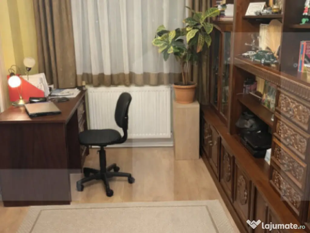 Apartament 5 camere, 95 mp, zona Aurel Vlaicu