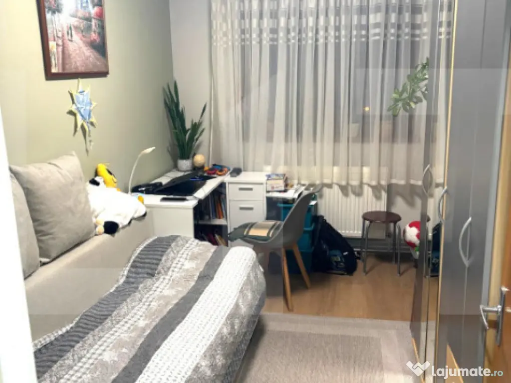 Apartament 5 camere, 95 mp, zona Aurel Vlaicu