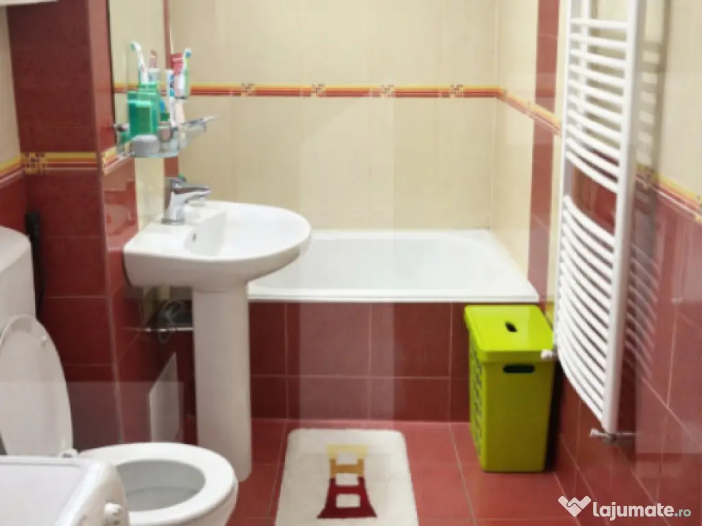 Apartament 5 camere, 95 mp, zona Aurel Vlaicu