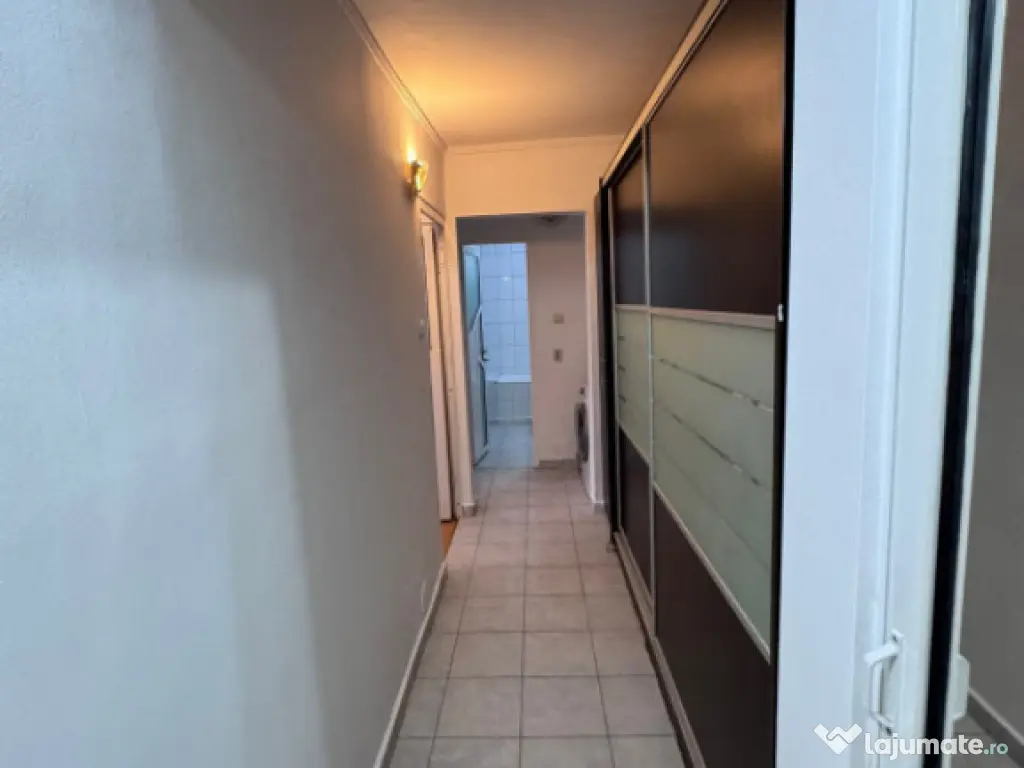 Apartament 3 camere de vanzare, situat in zona Tomis III