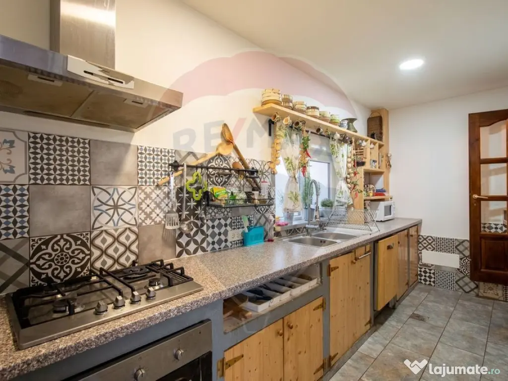 Cabana la Flo, 8 cam,P + M, teren 888 mp oportunitate de ...