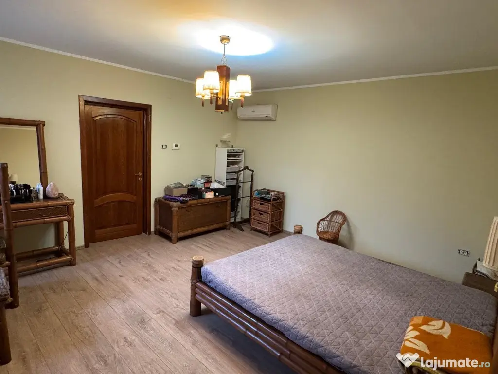 Inchiriez casa+curte in Voluntari 